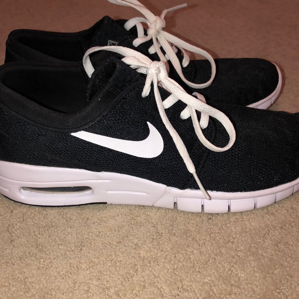 Size 6.5 Nike Air Shoes